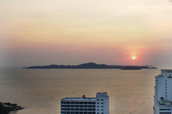 The Cliff Residence Condo Pattaya Zimmer foto