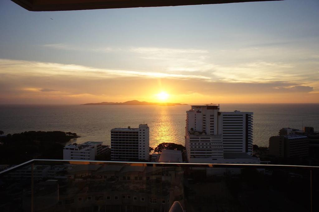 The Cliff Residence Condo Pattaya Zimmer foto