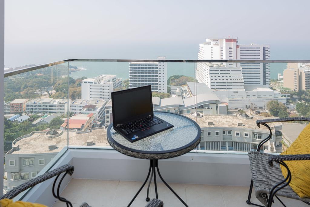 The Cliff Residence Condo Pattaya Zimmer foto